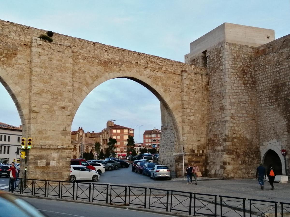 Estudios Los Arcos Теруел Екстериор снимка